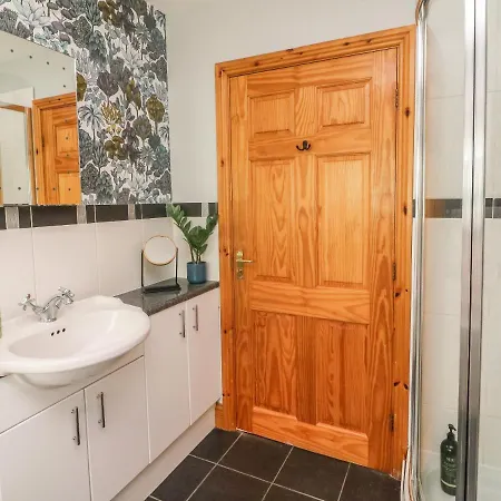 The Arches Larklands *